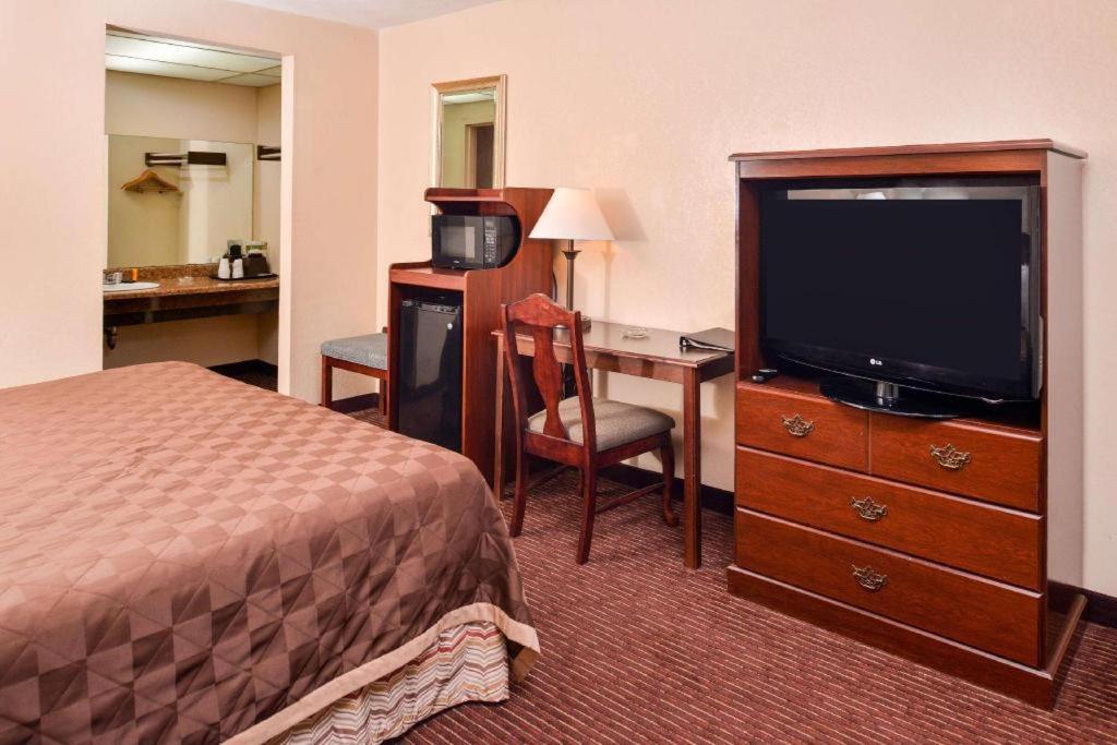 Americas Best Value Inn Alliance Екстериор снимка
