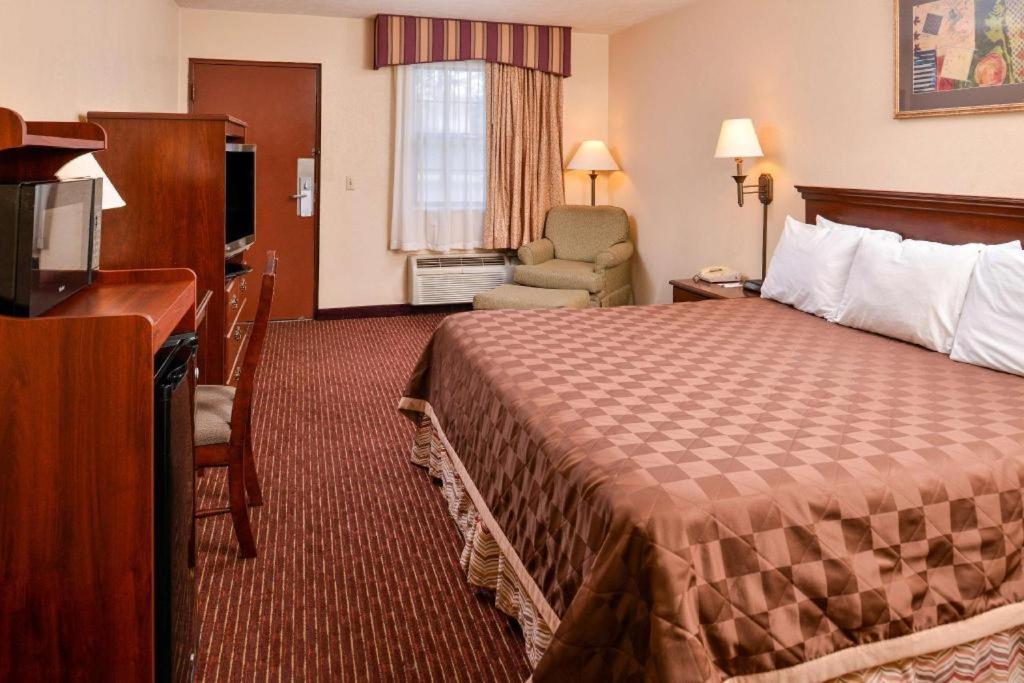 Americas Best Value Inn Alliance Екстериор снимка