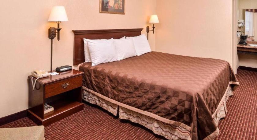 Americas Best Value Inn Alliance Екстериор снимка