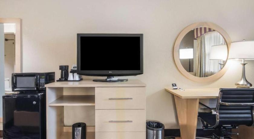 Americas Best Value Inn Alliance Екстериор снимка